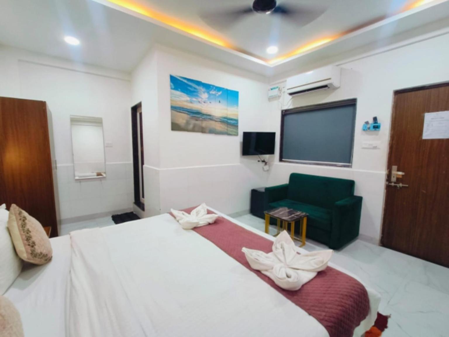 Hotel Small Daddy Plus Calangute Exterior photo
